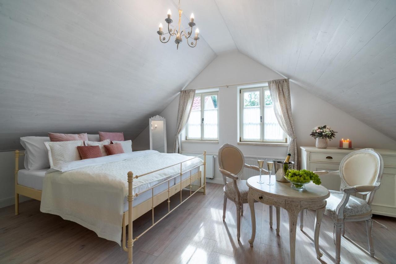 Boutique Hotel Soukenikuv Dum Кутна Гора Екстер'єр фото