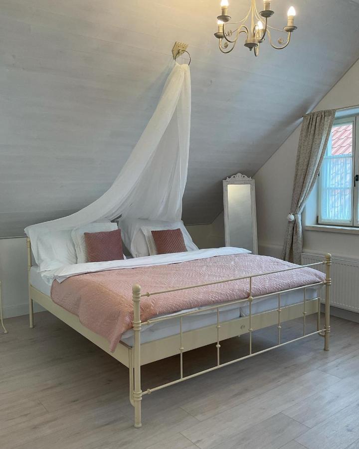 Boutique Hotel Soukenikuv Dum Кутна Гора Екстер'єр фото