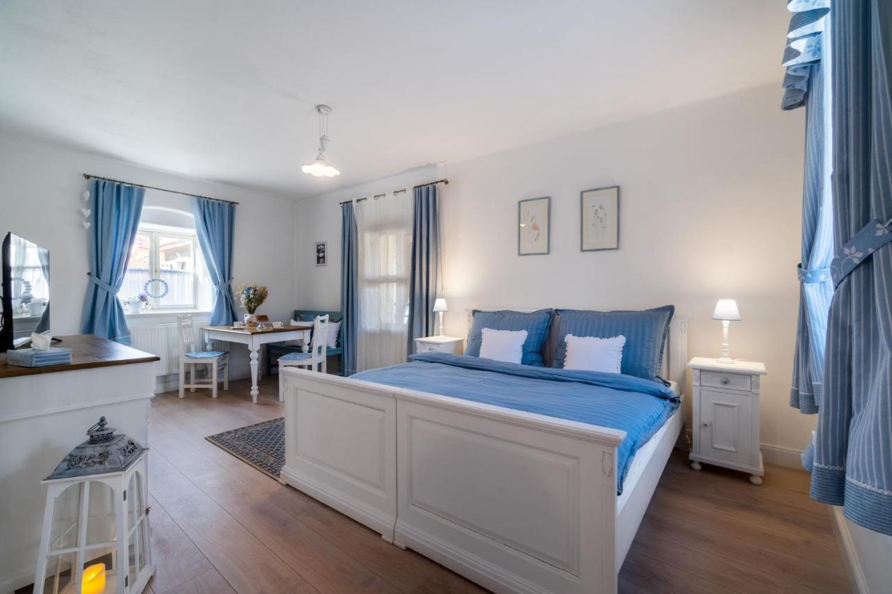Boutique Hotel Soukenikuv Dum Кутна Гора Екстер'єр фото